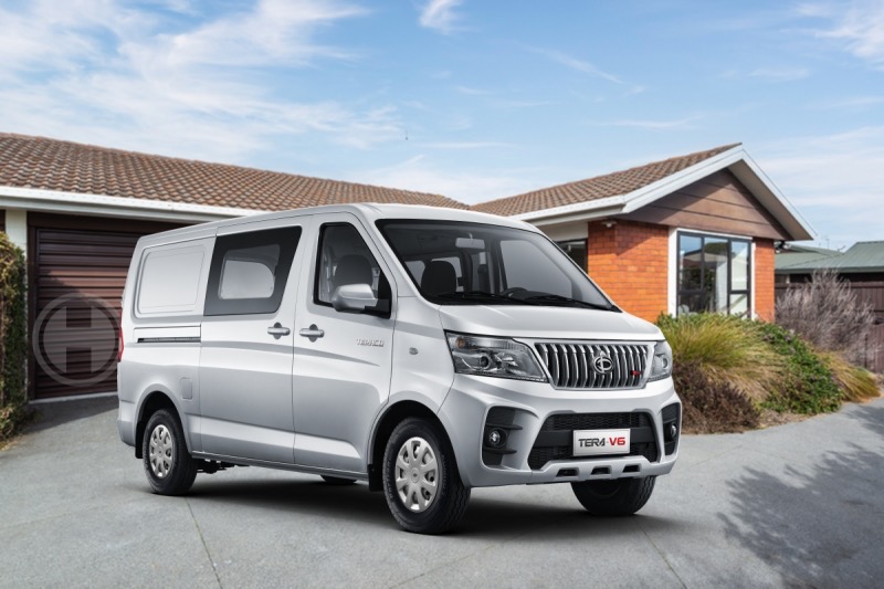 Xe tải van TERA V6 2 chỗ 945kg màu bạc